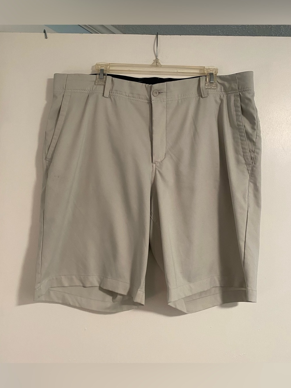 WORN ONCE Nike Dri-Fit Men's Golf Shorts 38 Flat Front Khaki Chino Outdoors Work